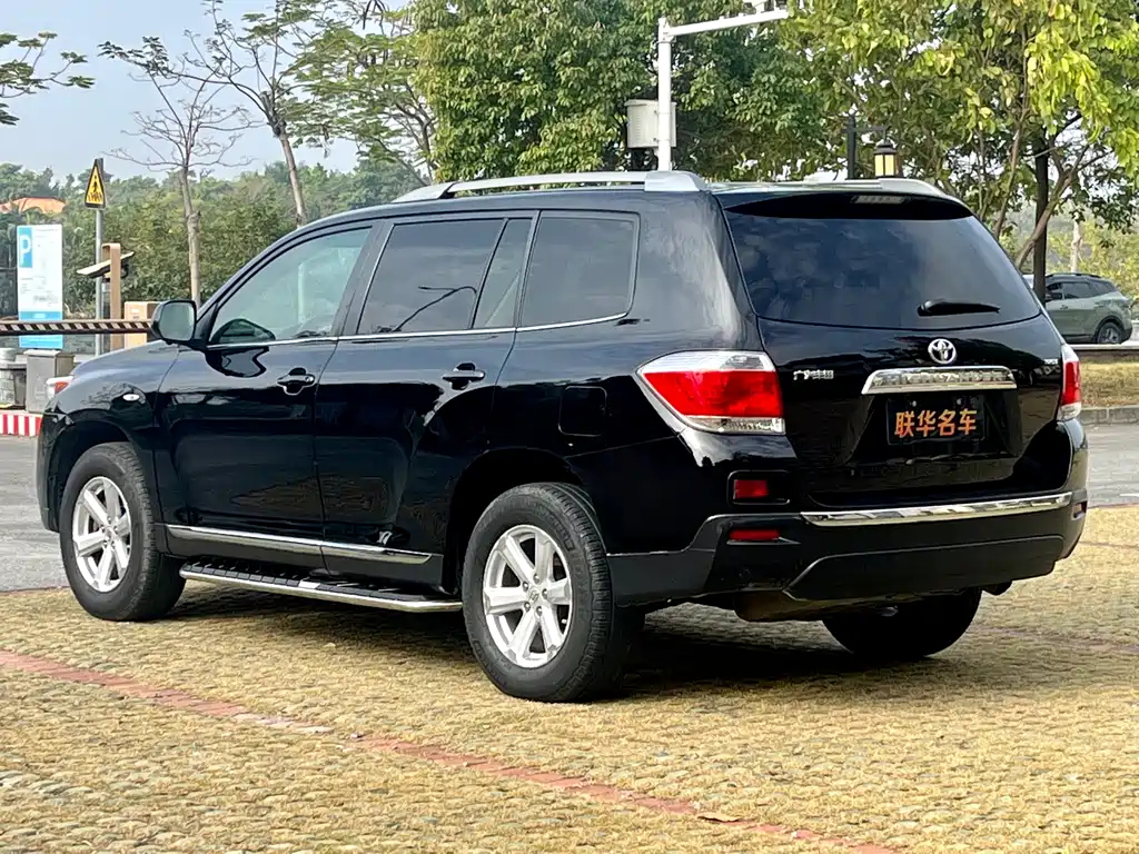 TOYOTA HIGHLANDER 2013