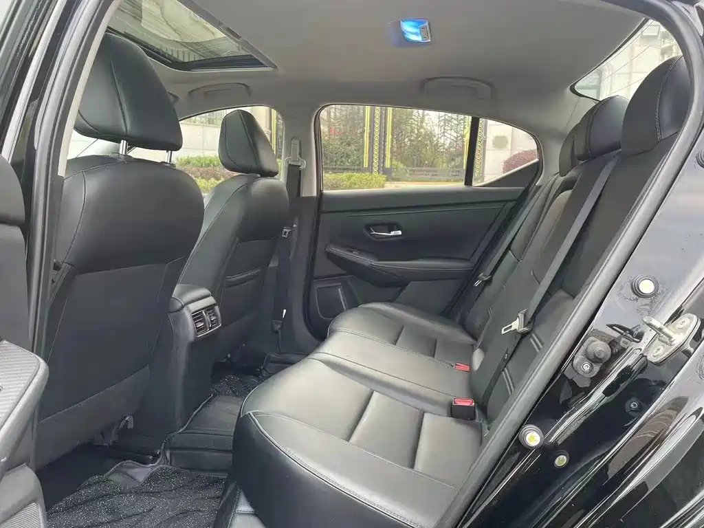 NISSAN SYLPHY 2020