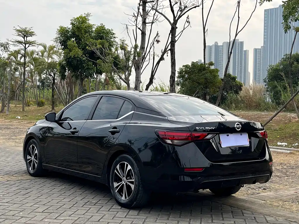 NISSAN SYLPHY 2020