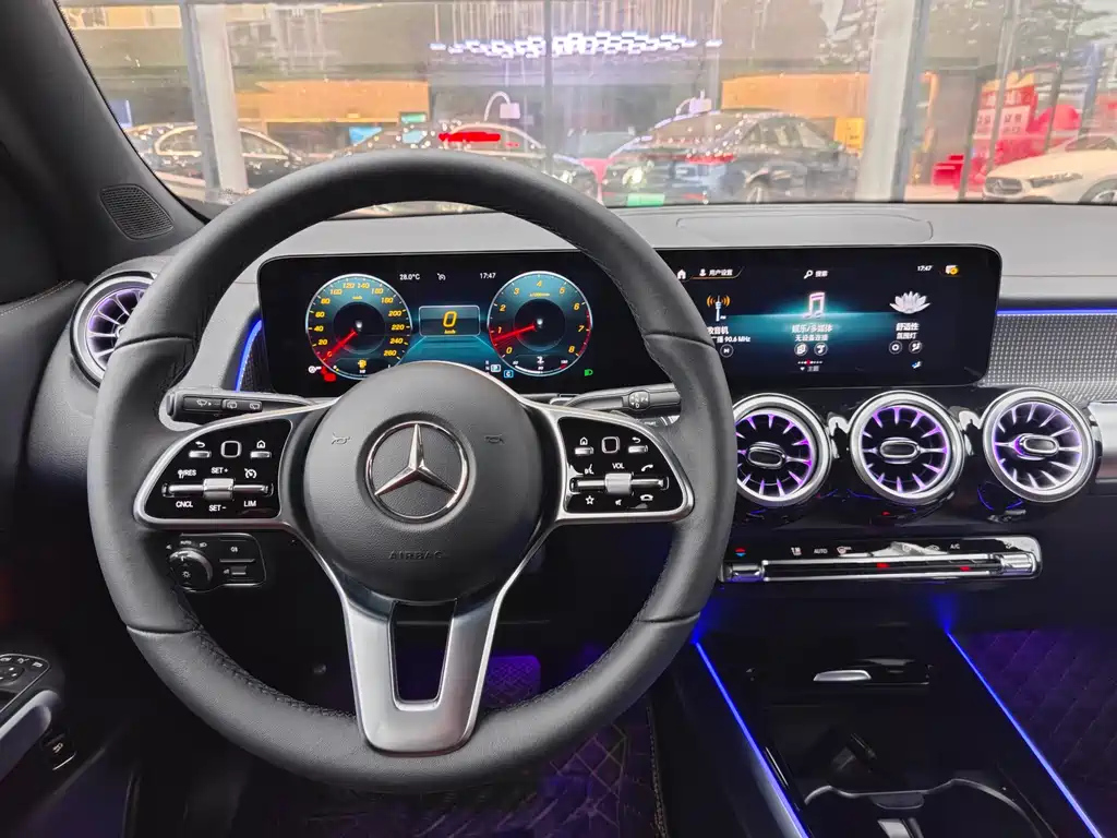 MERCEDES BENZ GLB 2023