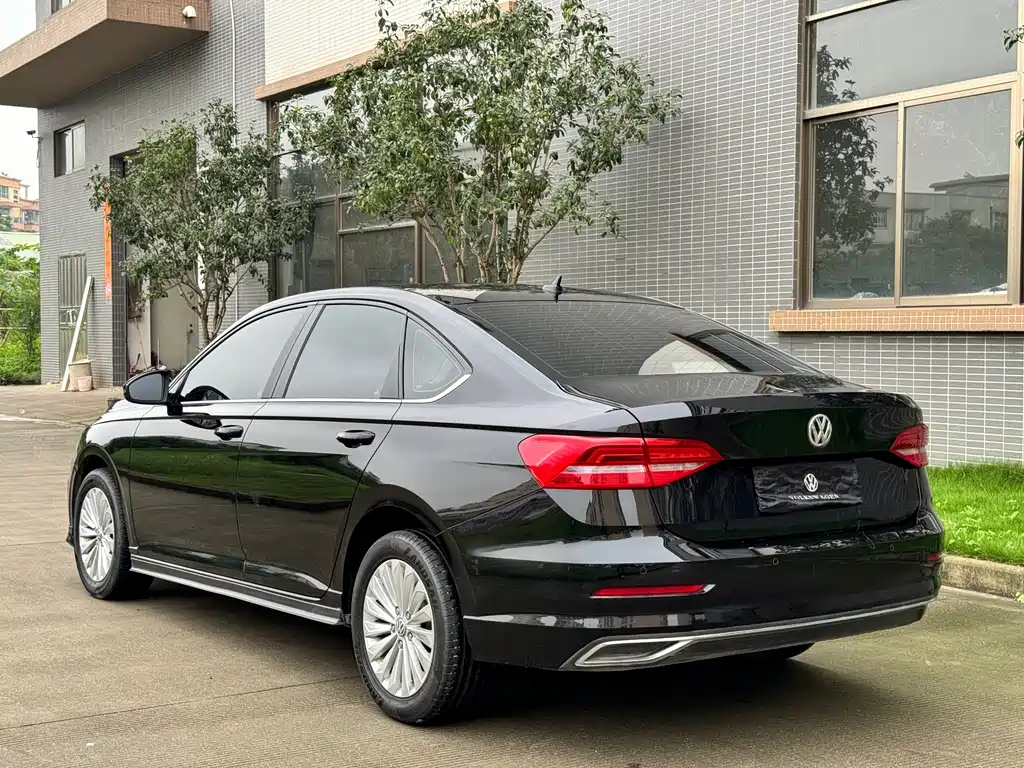 VOLKSWAGEN LAVIDA 2019