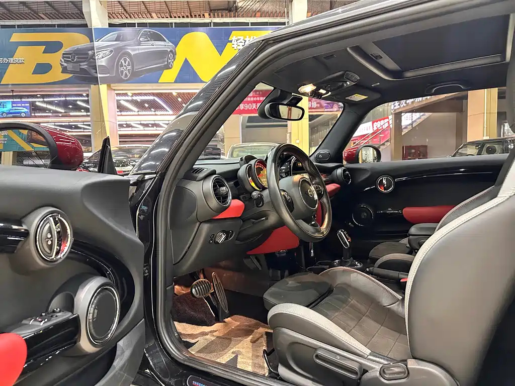 MINI JCW 2020