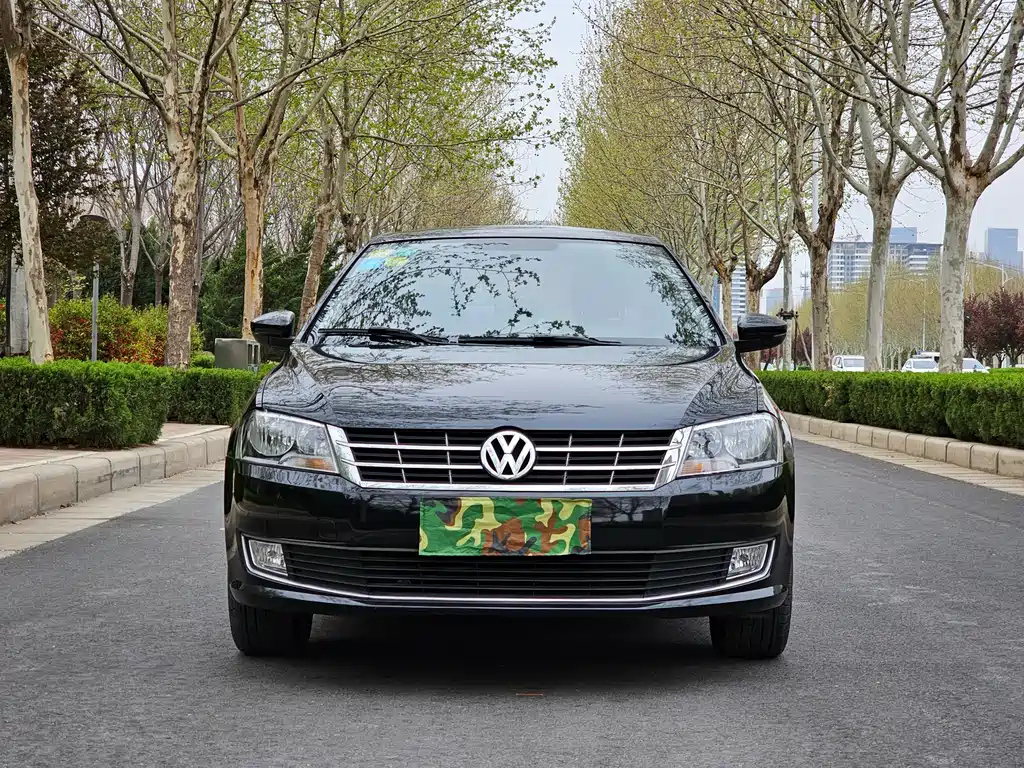 VOLKSWAGEN LAVIDA 2015