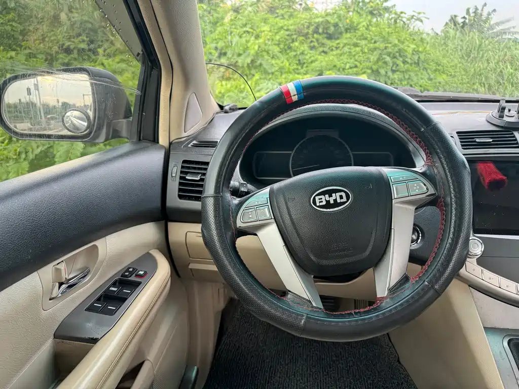 BYD S6 2013