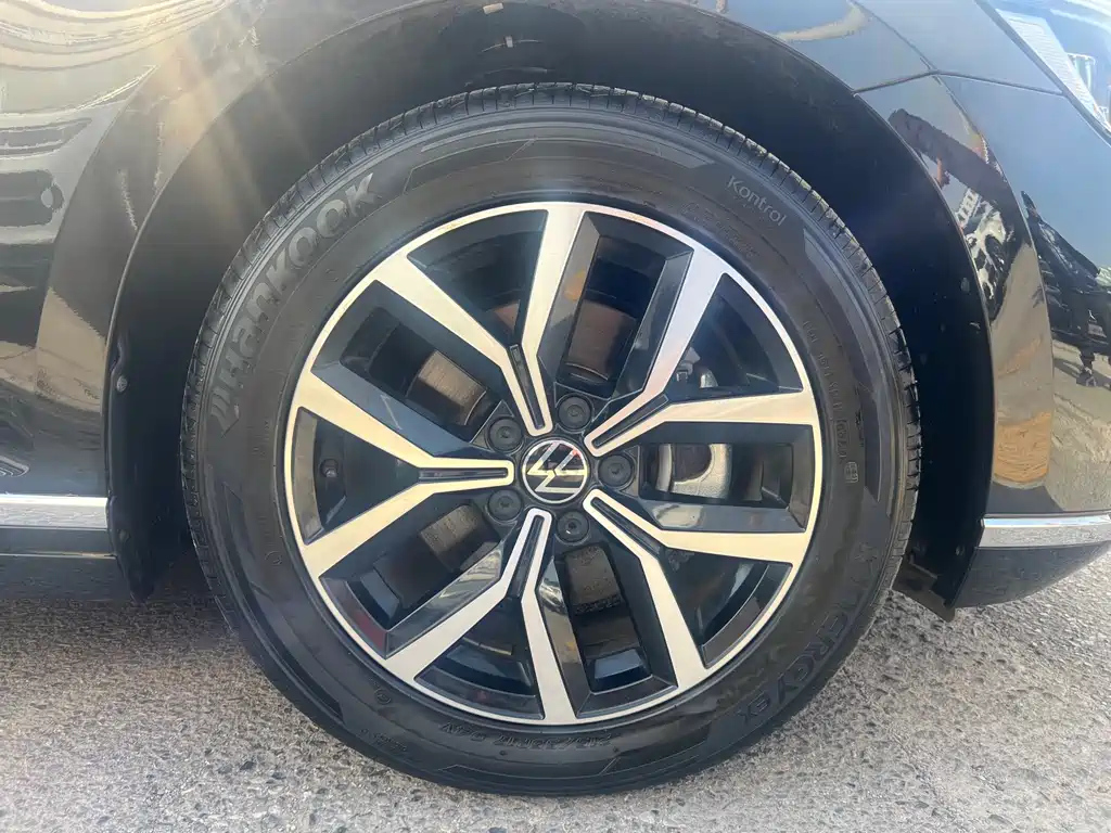 VOLKSWAGEN MAGOTAN 2022