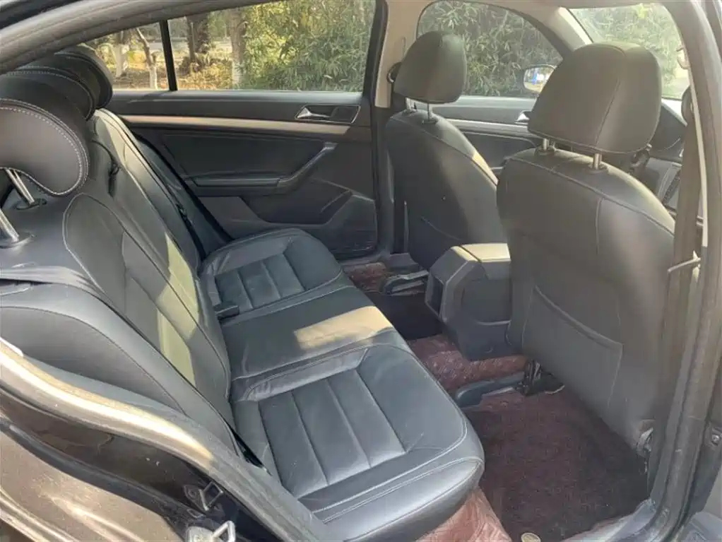 VOLKSWAGEN LAVIDA 2016