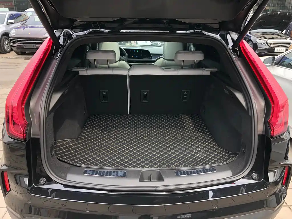 CADILLAC XT4 2024