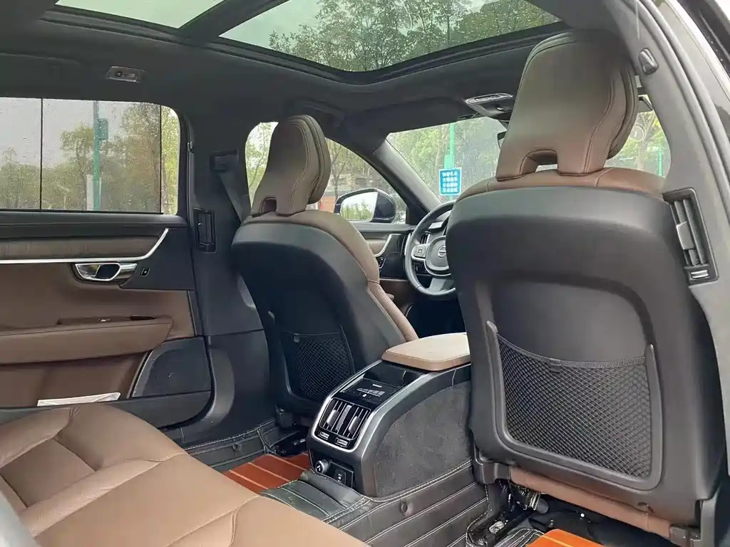 VOLVO S90 2024