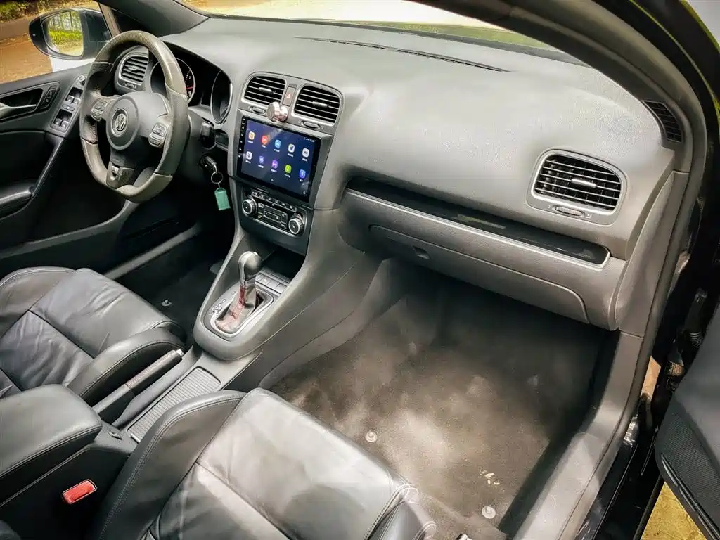 VOLKSWAGEN GOLF 2011