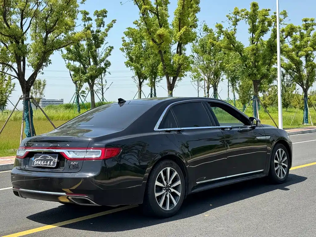 LINCOLN CONTINENTAL 2020