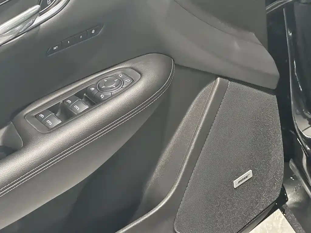CADILLAC XT5 2021