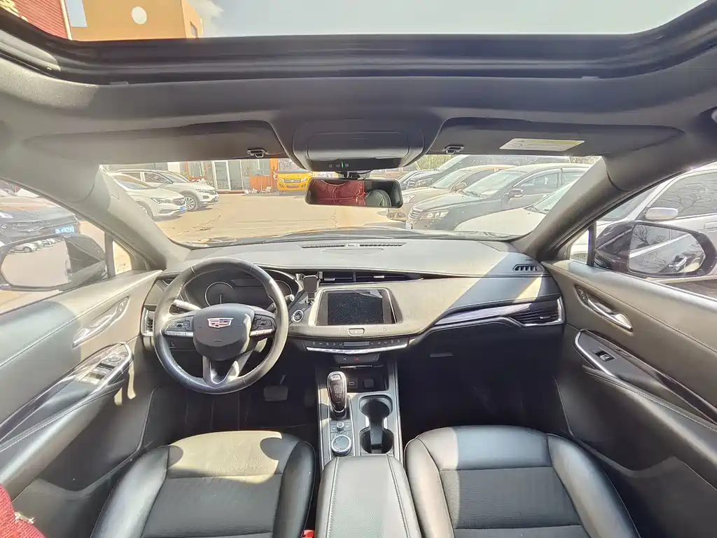 CADILLAC XT4 2021