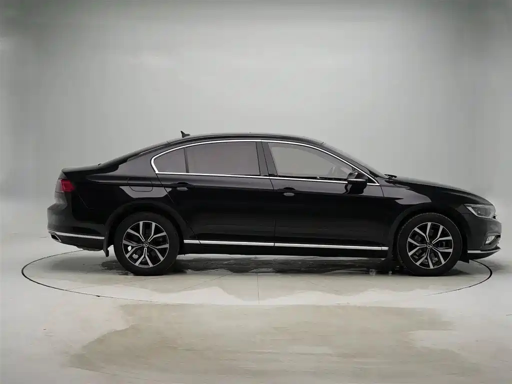 VOLKSWAGEN MAGOTAN 2020