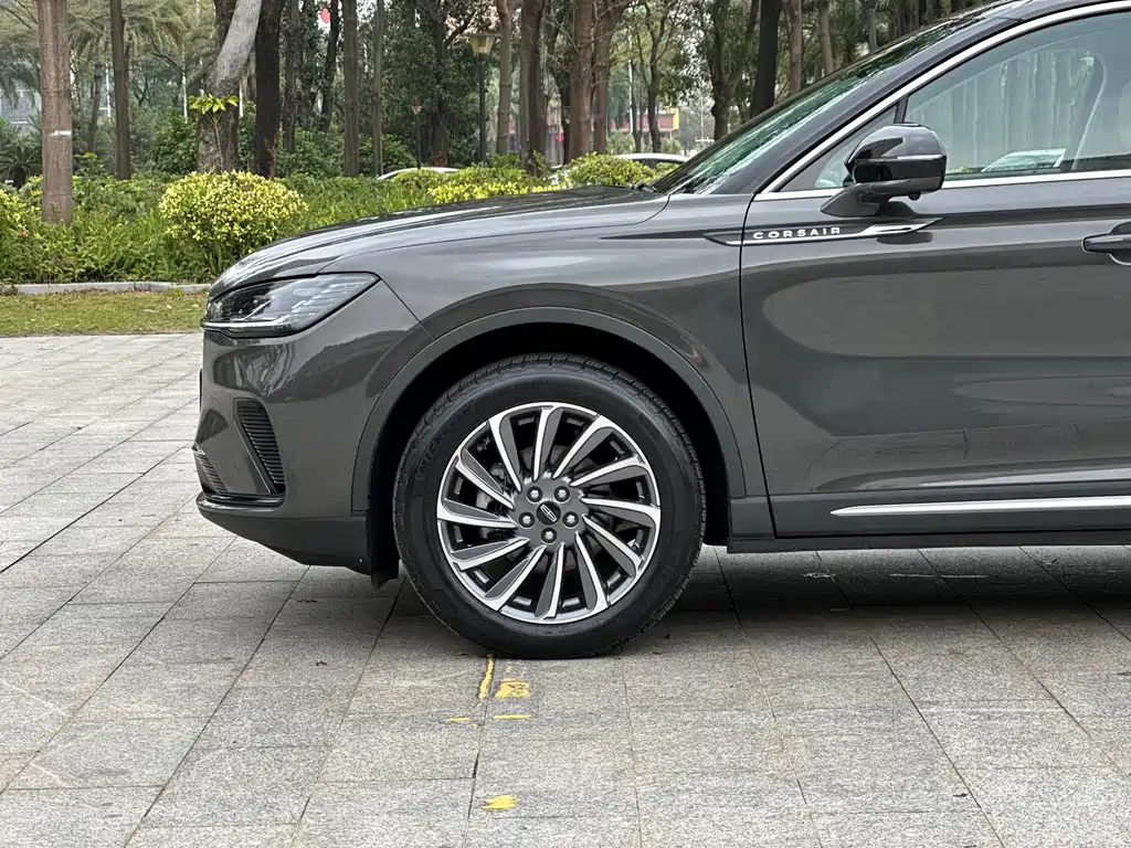LINCOLN ADVENTURER 2023