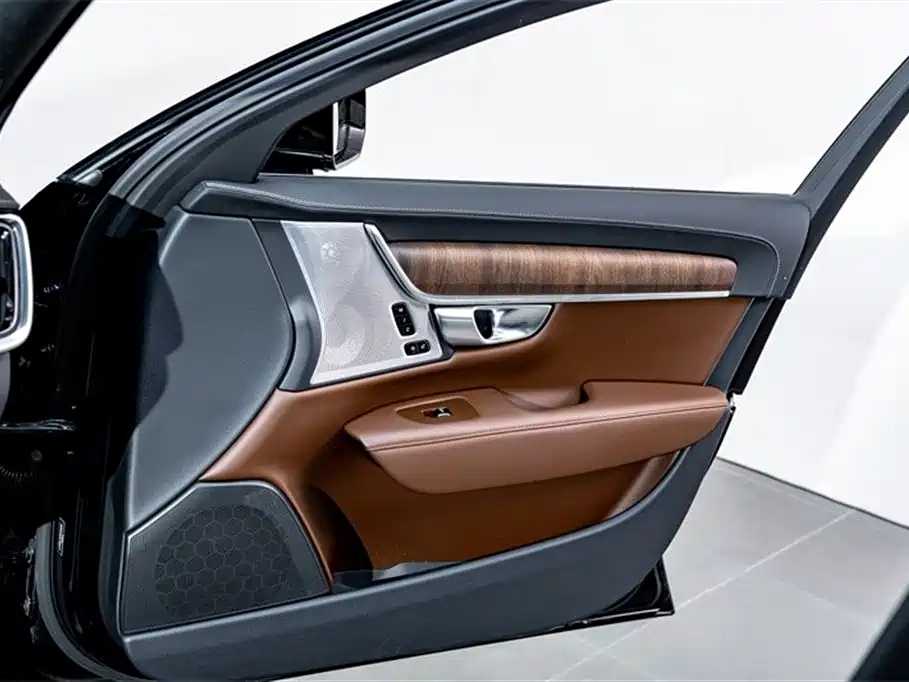 VOLVO S90 2022