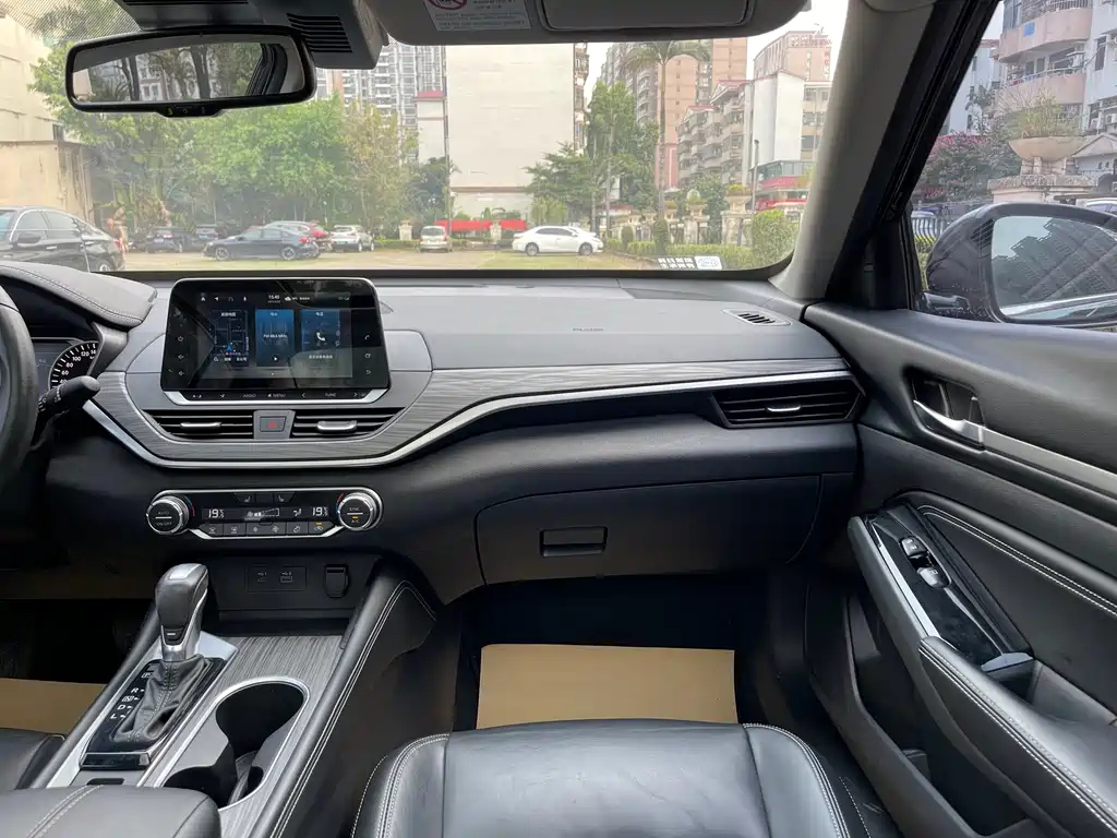 NISSAN TEANA 2022