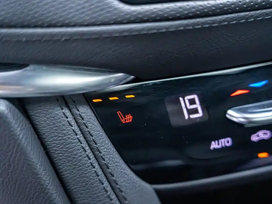 CADILLAC XT5 2021