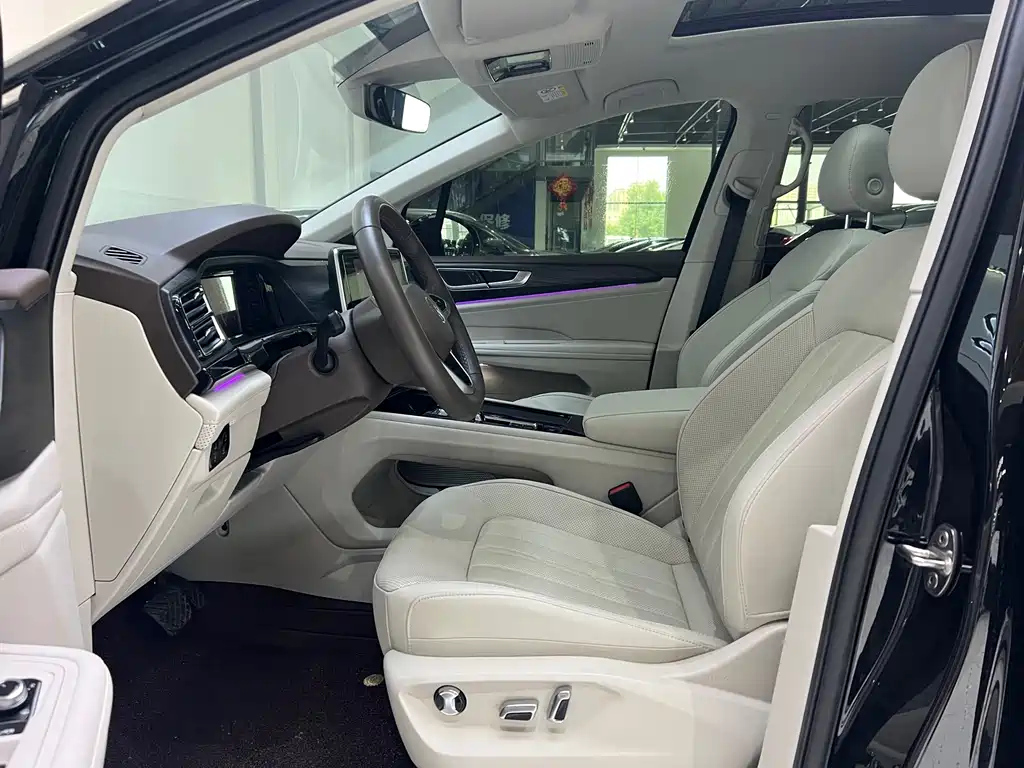 VOLKSWAGEN VILORAN 2023