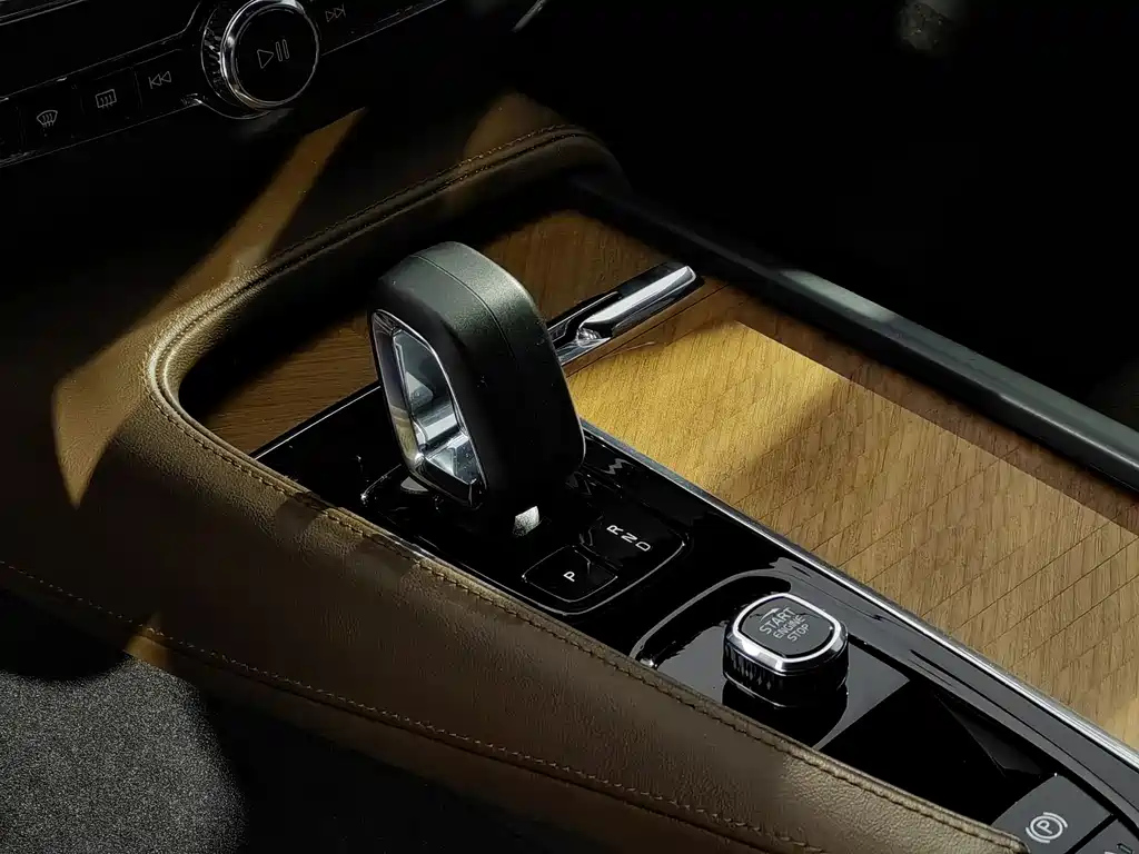 VOLVO S90 2022