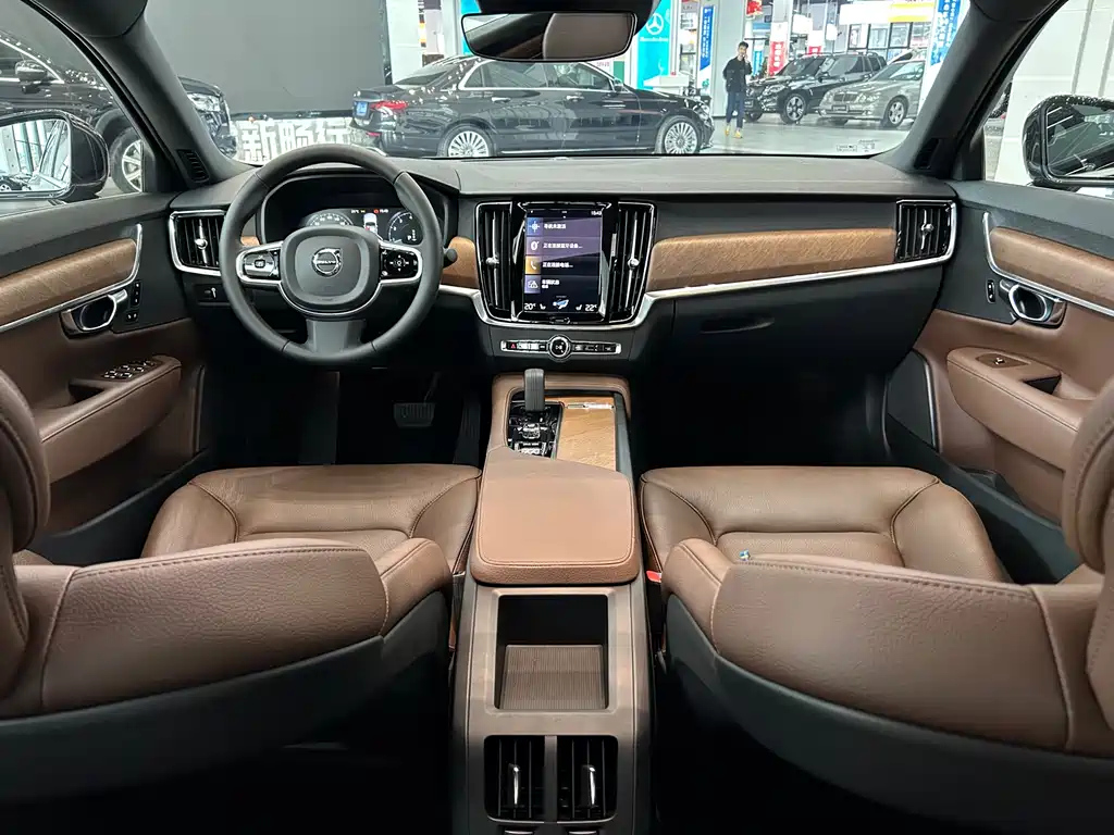 VOLVO S90 2021