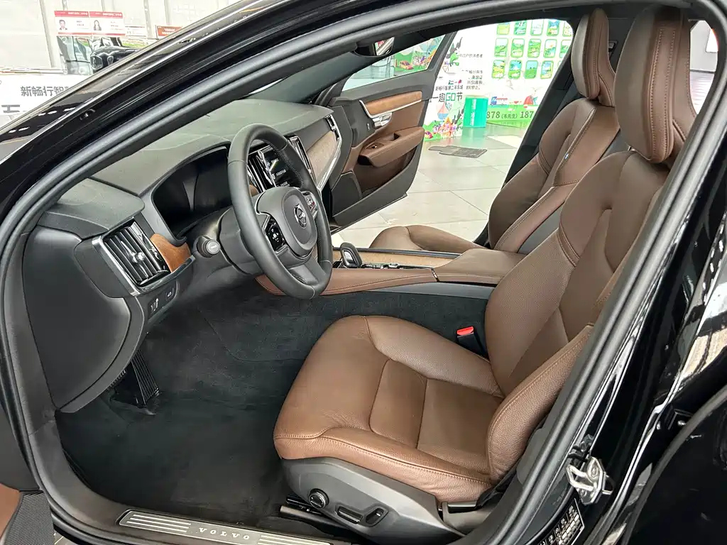 VOLVO S90 2021