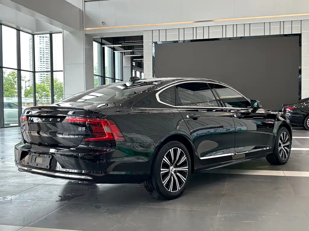 VOLVO S90 2021