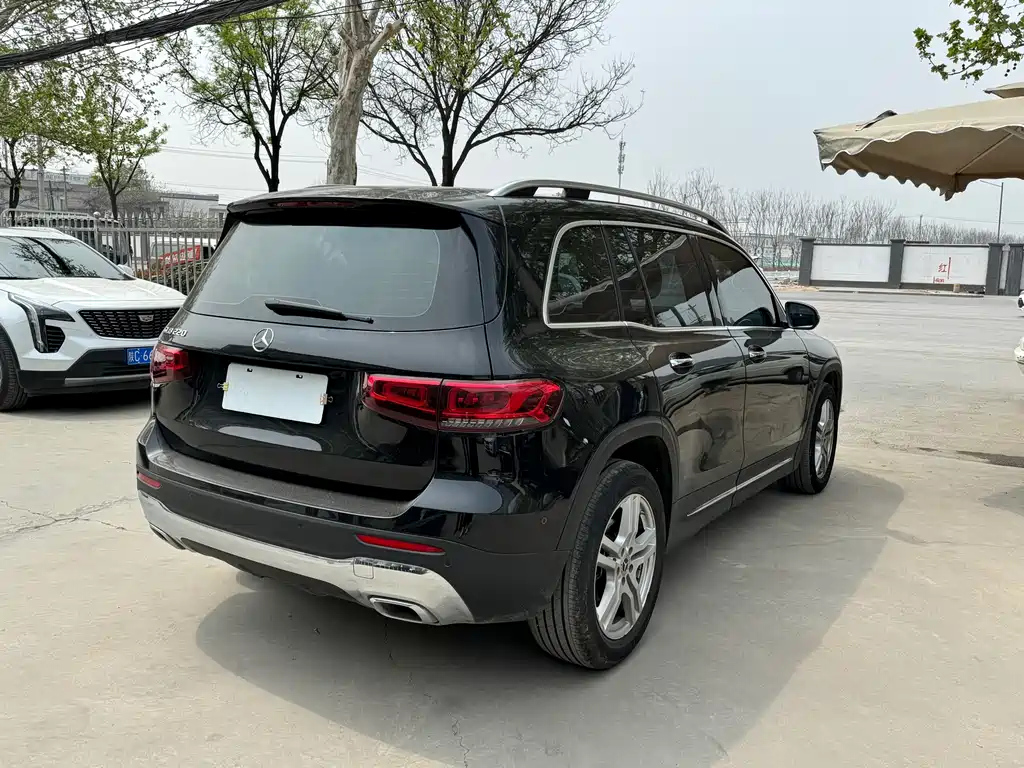 MERCEDES BENZ GLB 2023
