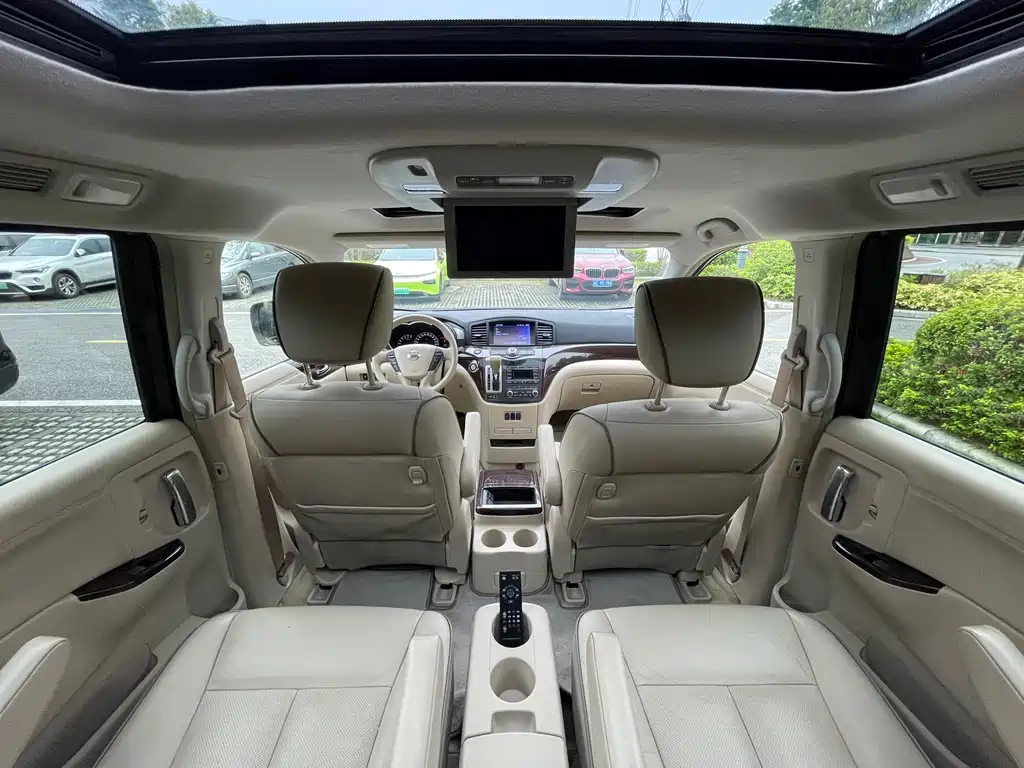 NISSAN QUEST 2014