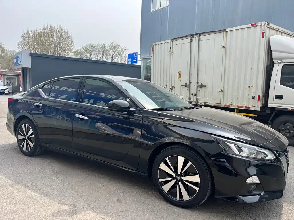 NISSAN TEANA 2021