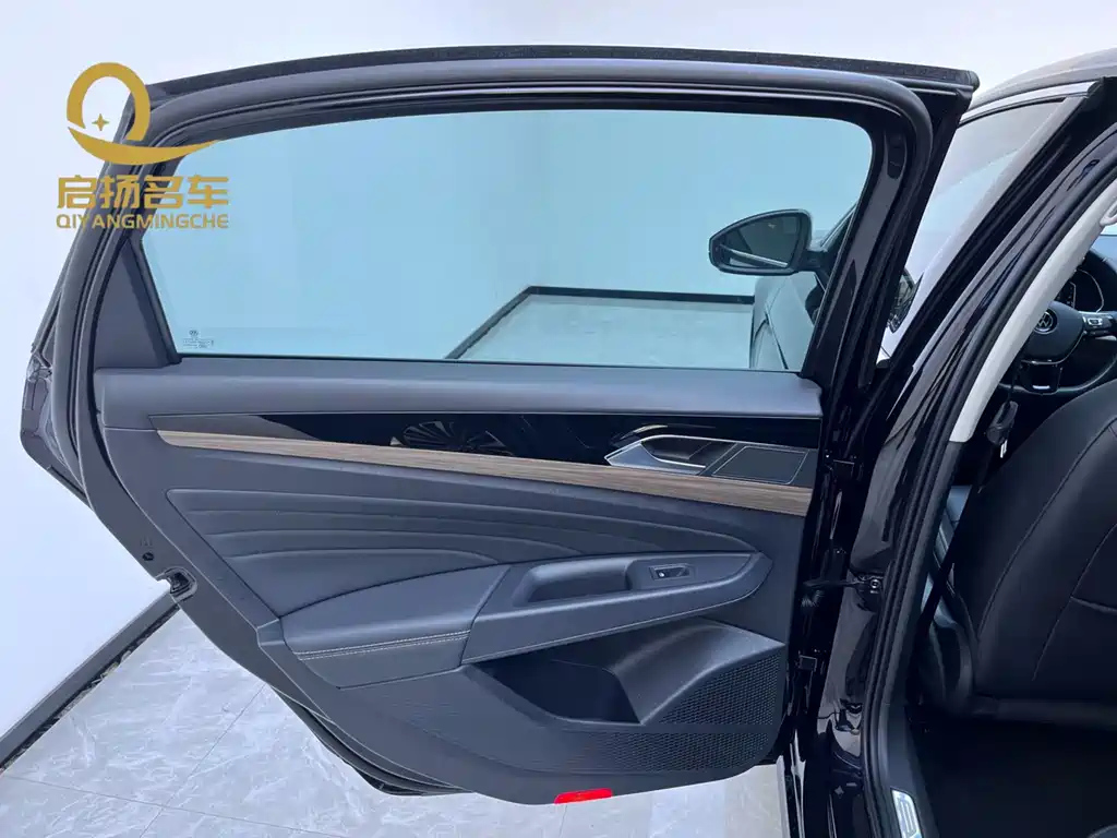 VOLKSWAGEN PASSAT 2021