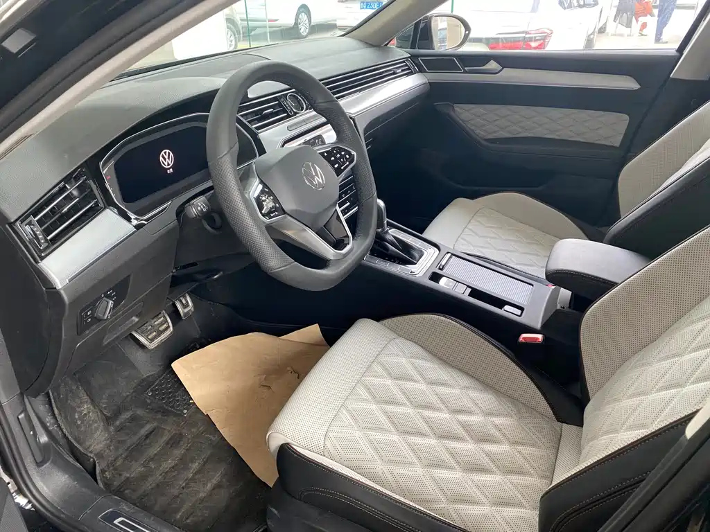 VOLKSWAGEN MAGOTAN 2024