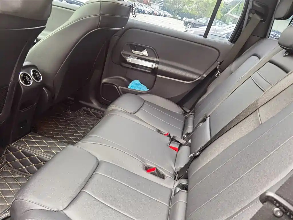MERCEDES BENZ GLB 2021