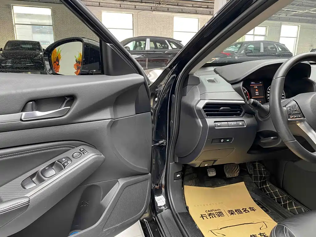NISSAN TEANA 2020