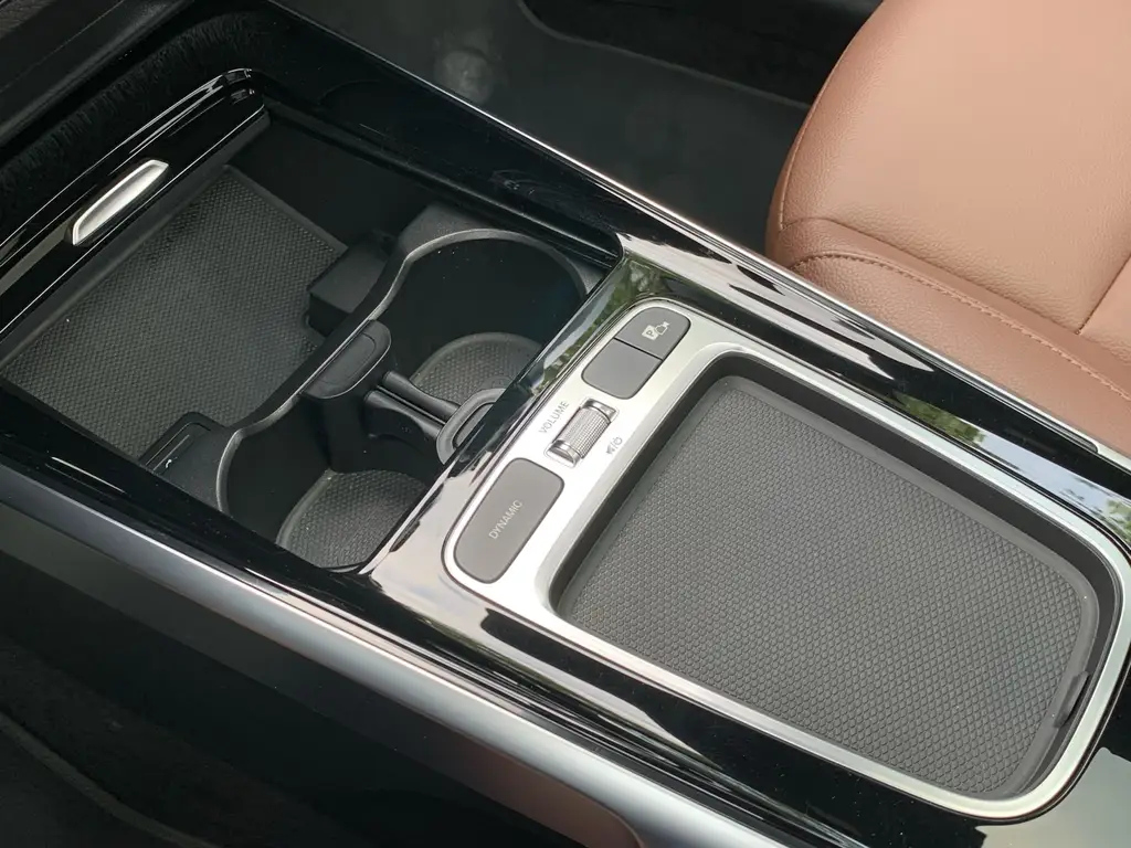 MERCEDES BENZ GLB 2024