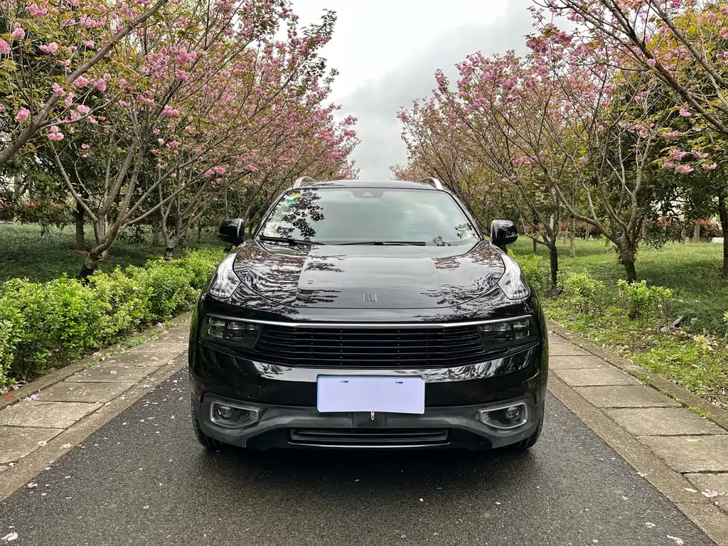 LYNK&CO 01 2018