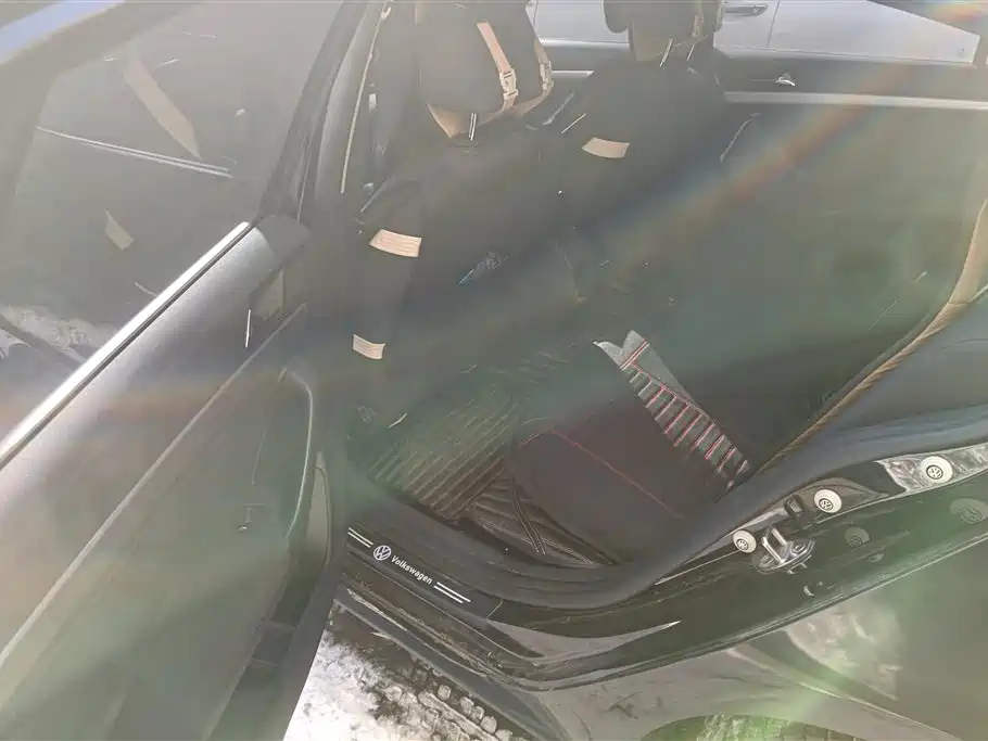 VOLKSWAGEN LAVIDA 2016