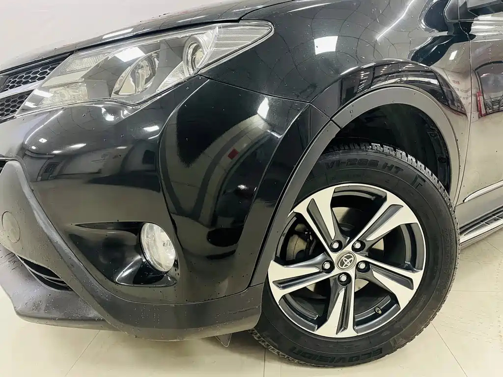 TOYOTA RAV4 RONGFANG 2015