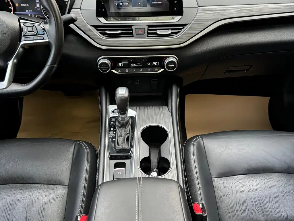 NISSAN TEANA 2022