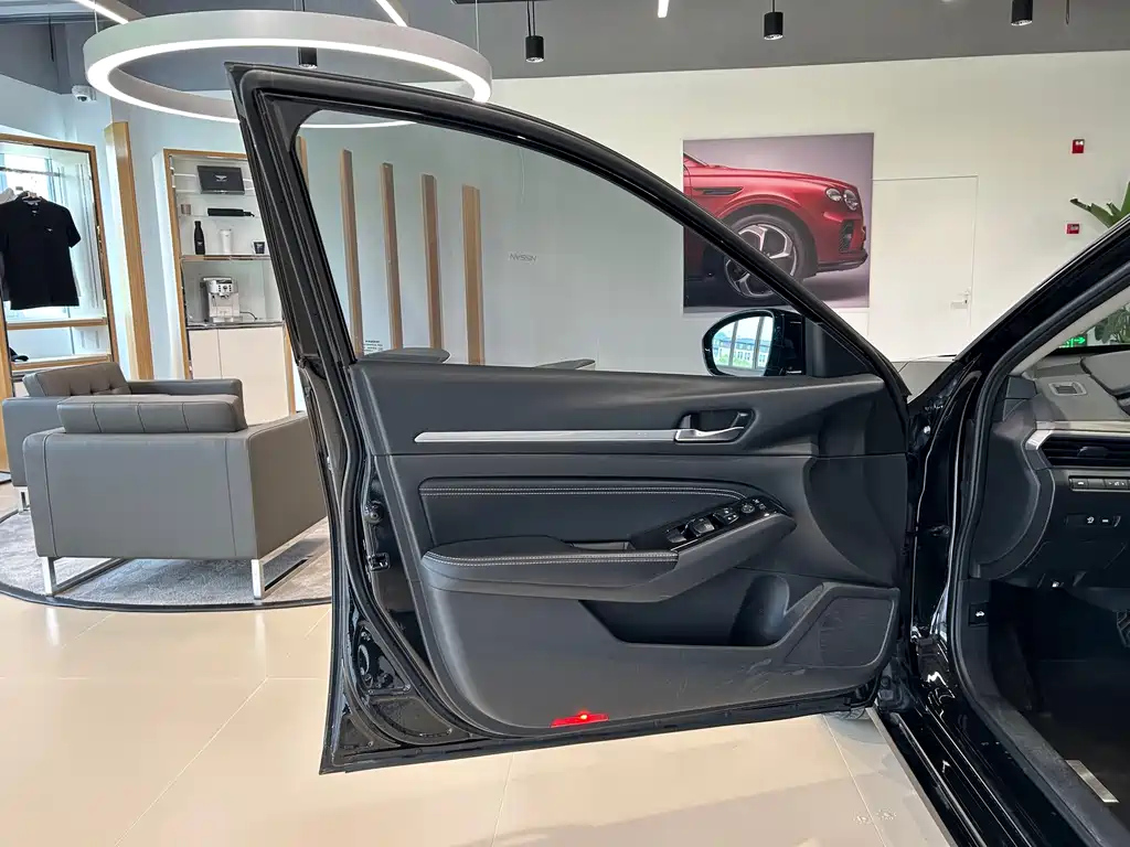 NISSAN TEANA 2021