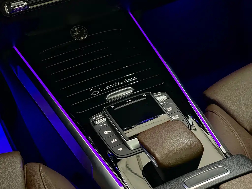 MERCEDES BENZ GLB 2021