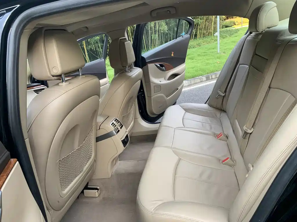 BUICK LACROSSE 2010