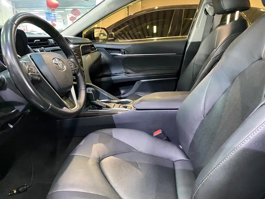TOYOTA CAMRY 2018