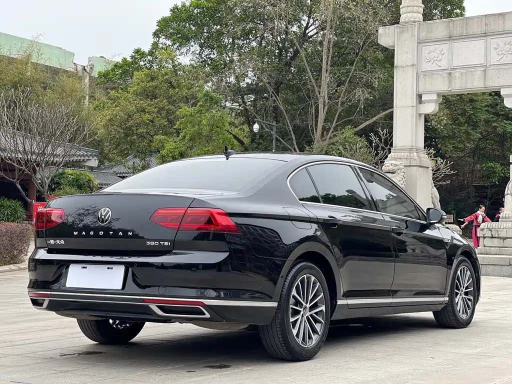 VOLKSWAGEN MAGOTAN 2021
