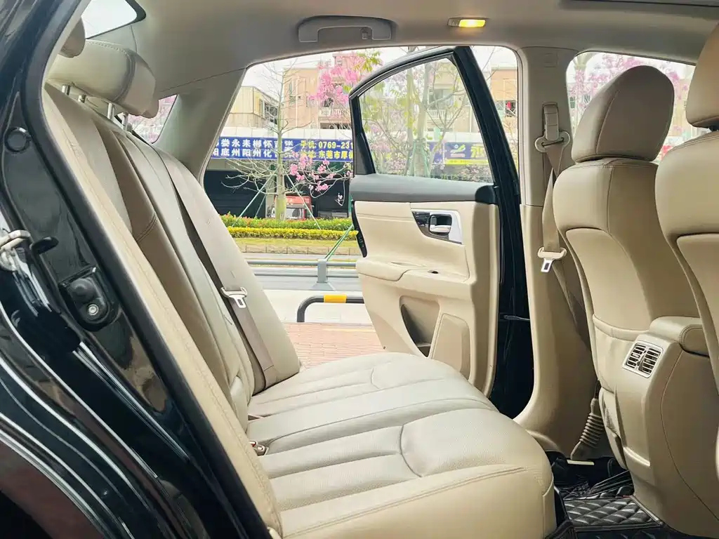 NISSAN TEANA 2019