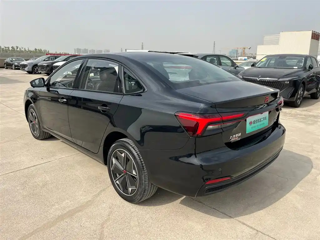 RISING AUTO ER6 2022