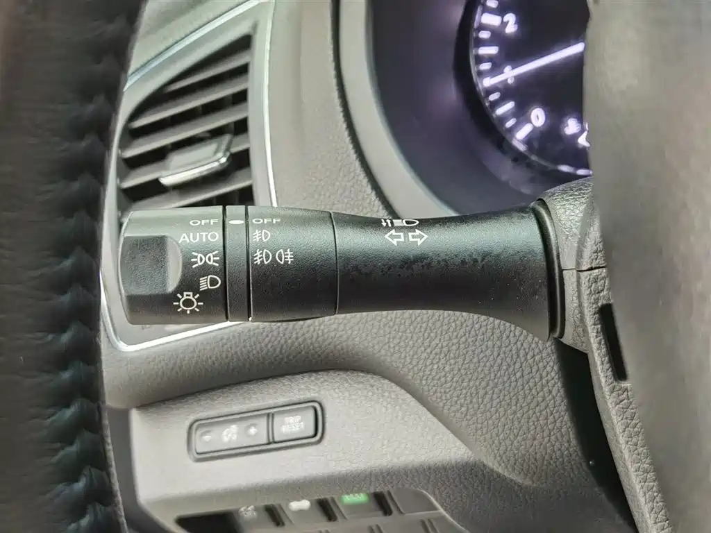 NISSAN TEANA 2018