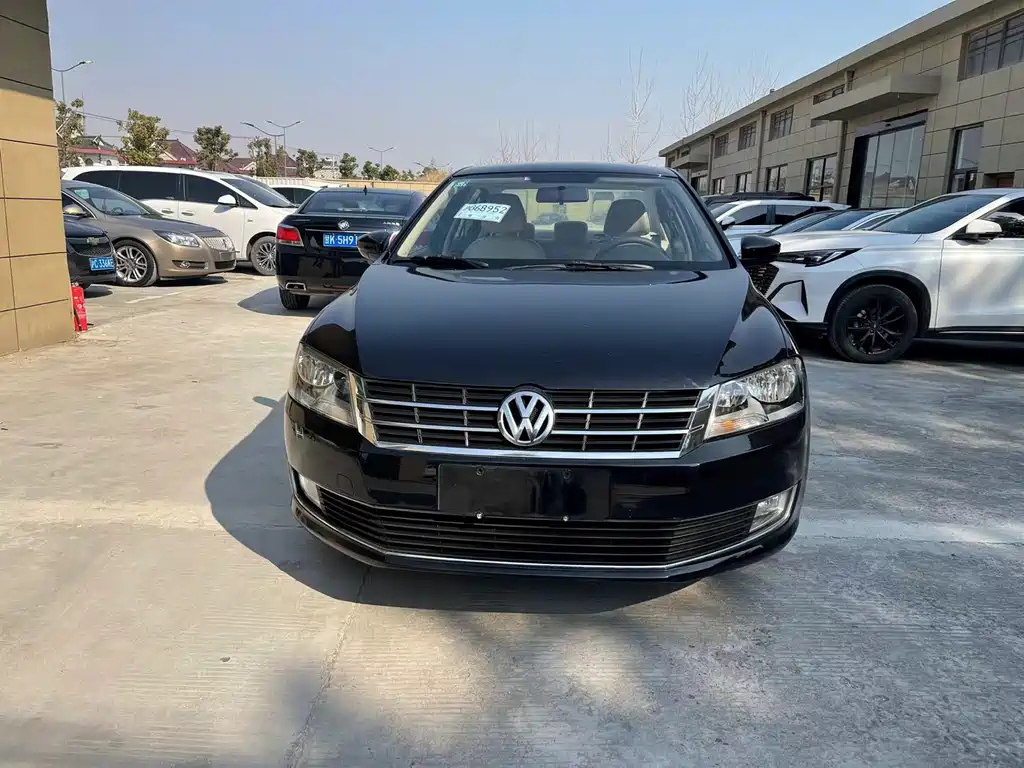VOLKSWAGEN LAVIDA 2013