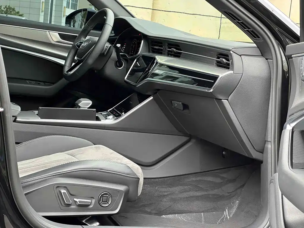 AUDI A6L 2023