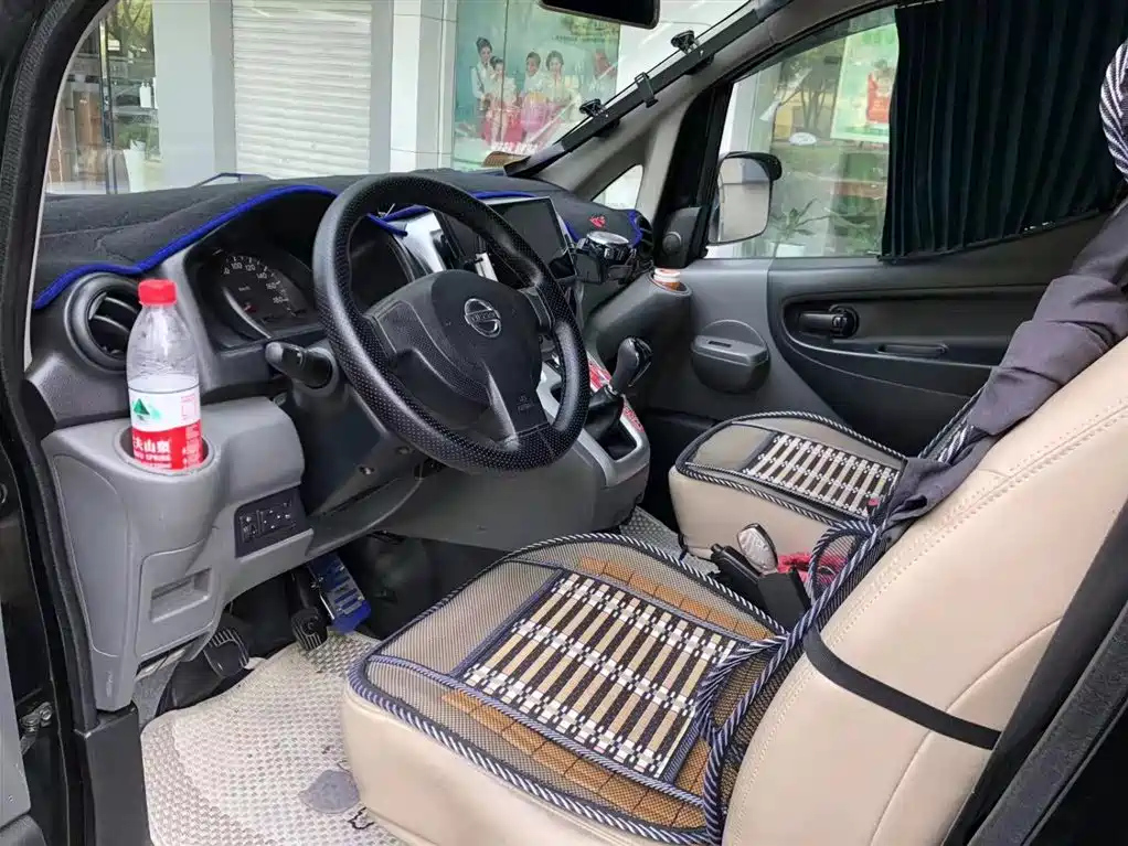 NISSAN NV200 2011