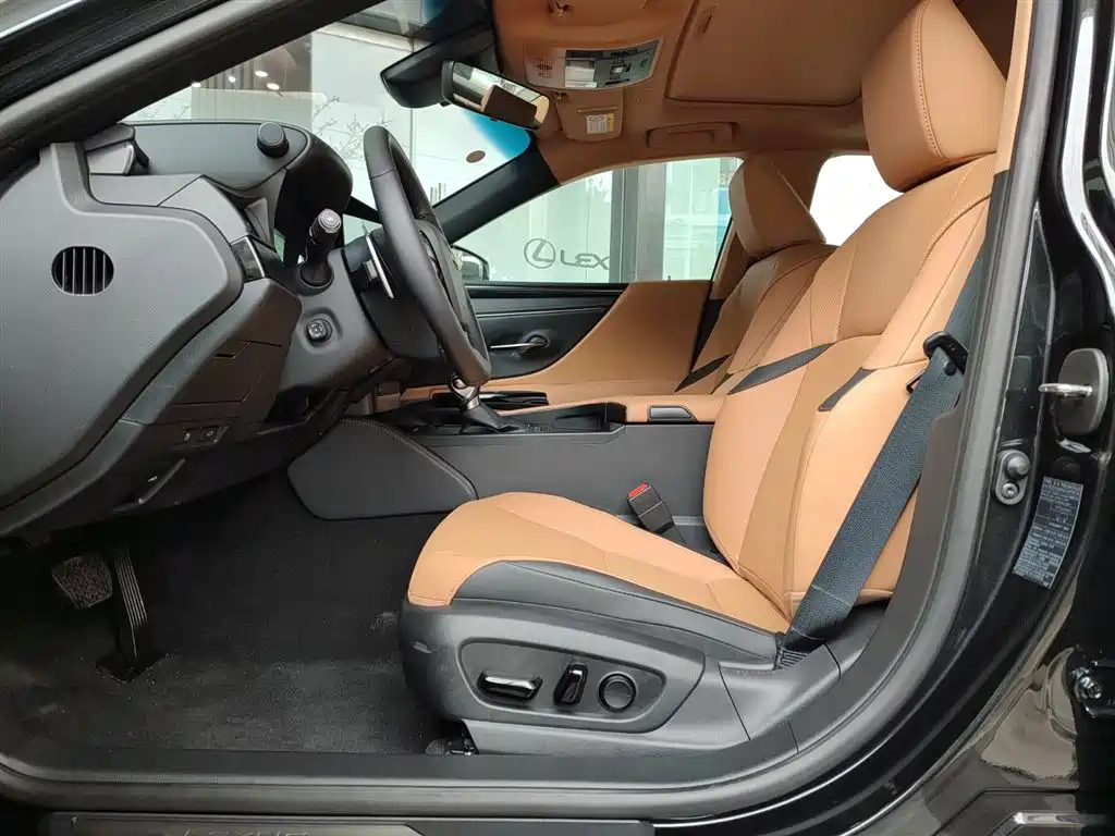 LEXUS ES 2024